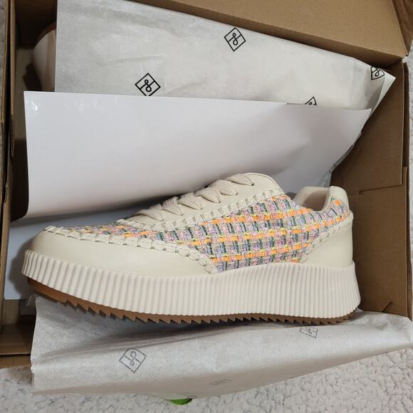 NEW VCall It Spring Women's Sallyy Sneaker Bone Size  8.5 - Picture 7 of 8